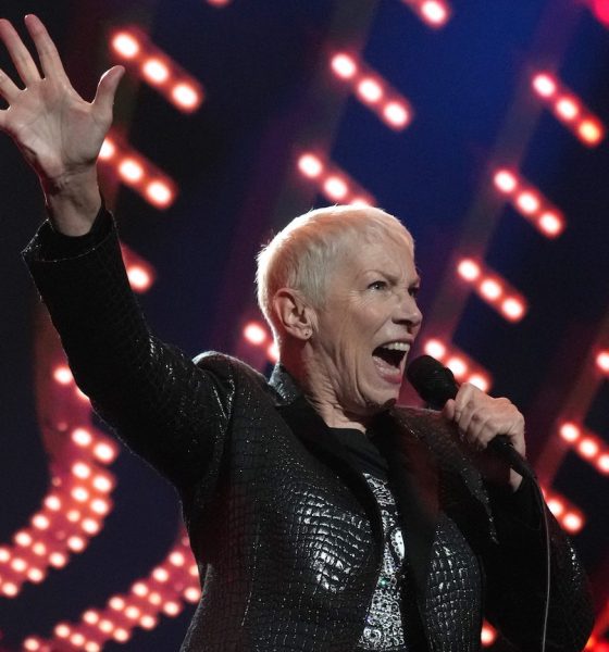Annie Lennox performs at the Rock and Roll Hall of Fame induction ceremony on November 5, 2022. Photo: Kevin Mazur/Getty Images for The Rock and Roll Hall of Fame