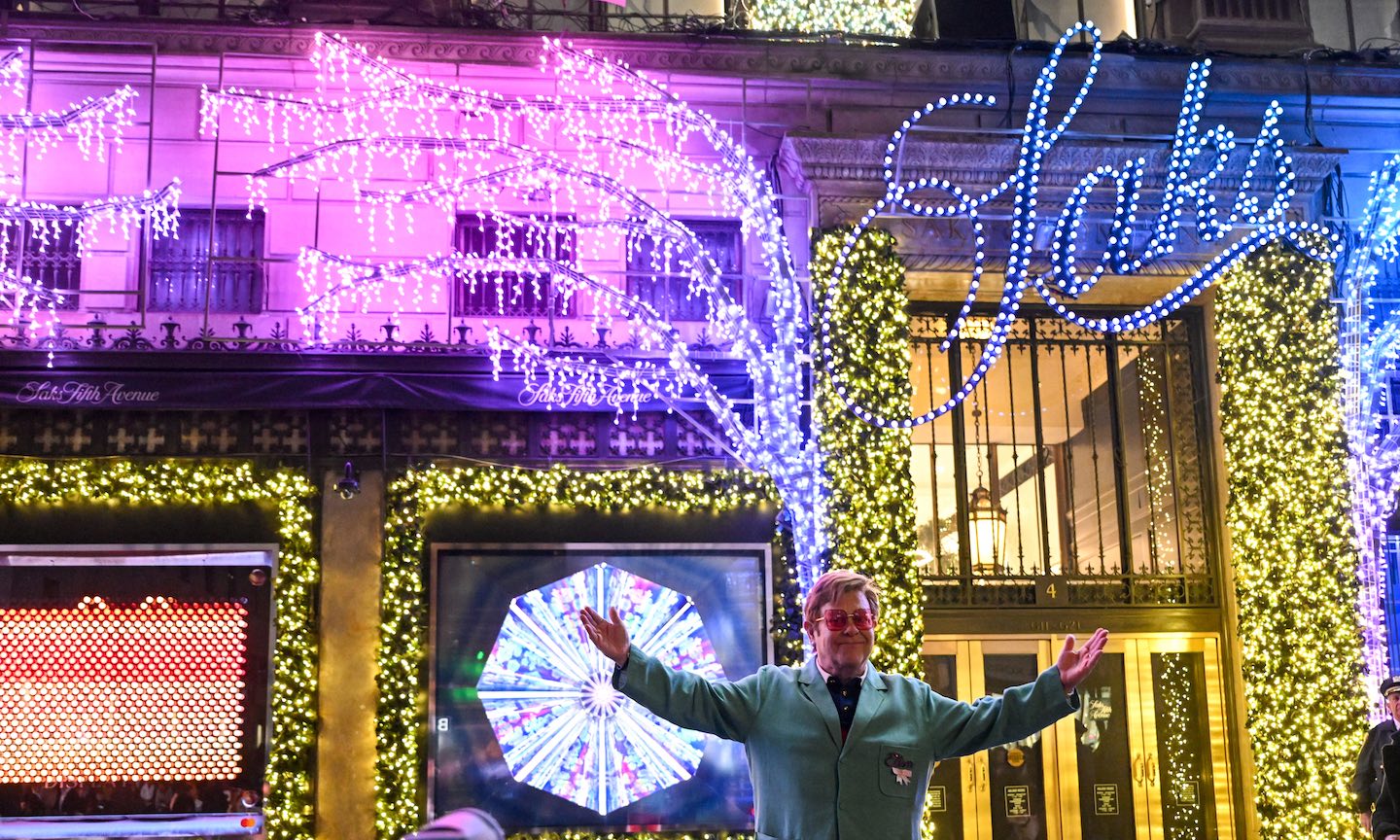 Saks Fifth Avenue Holiday Windows and Light Show 