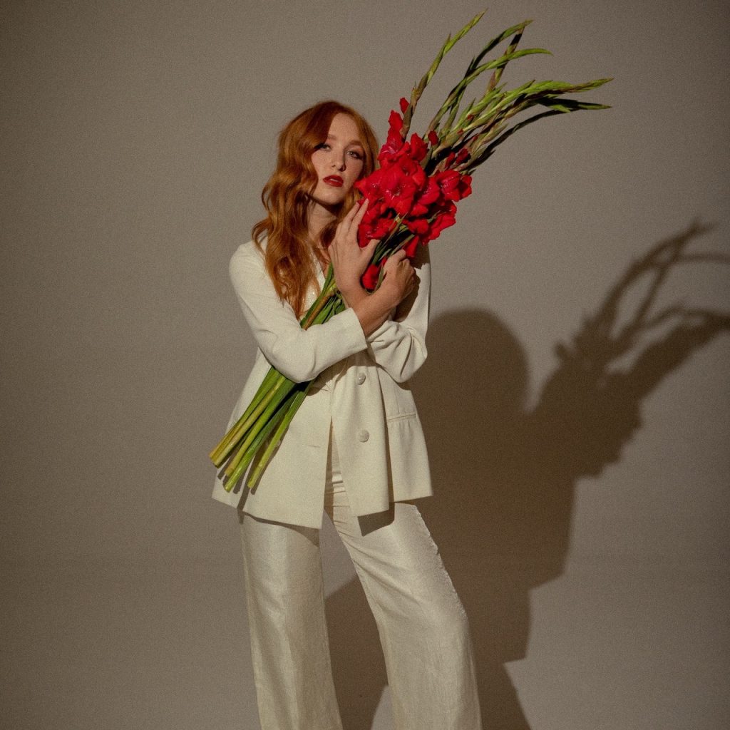 Rising Alt-Country Star Bella White Shares ‘Break My Heart’