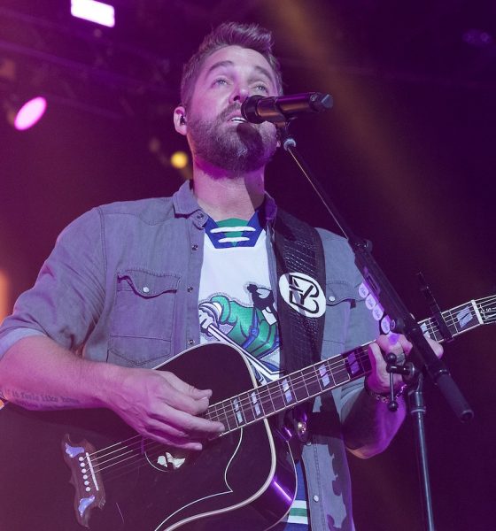 Brett Young - Photo: Andrew Chin/Getty Images
