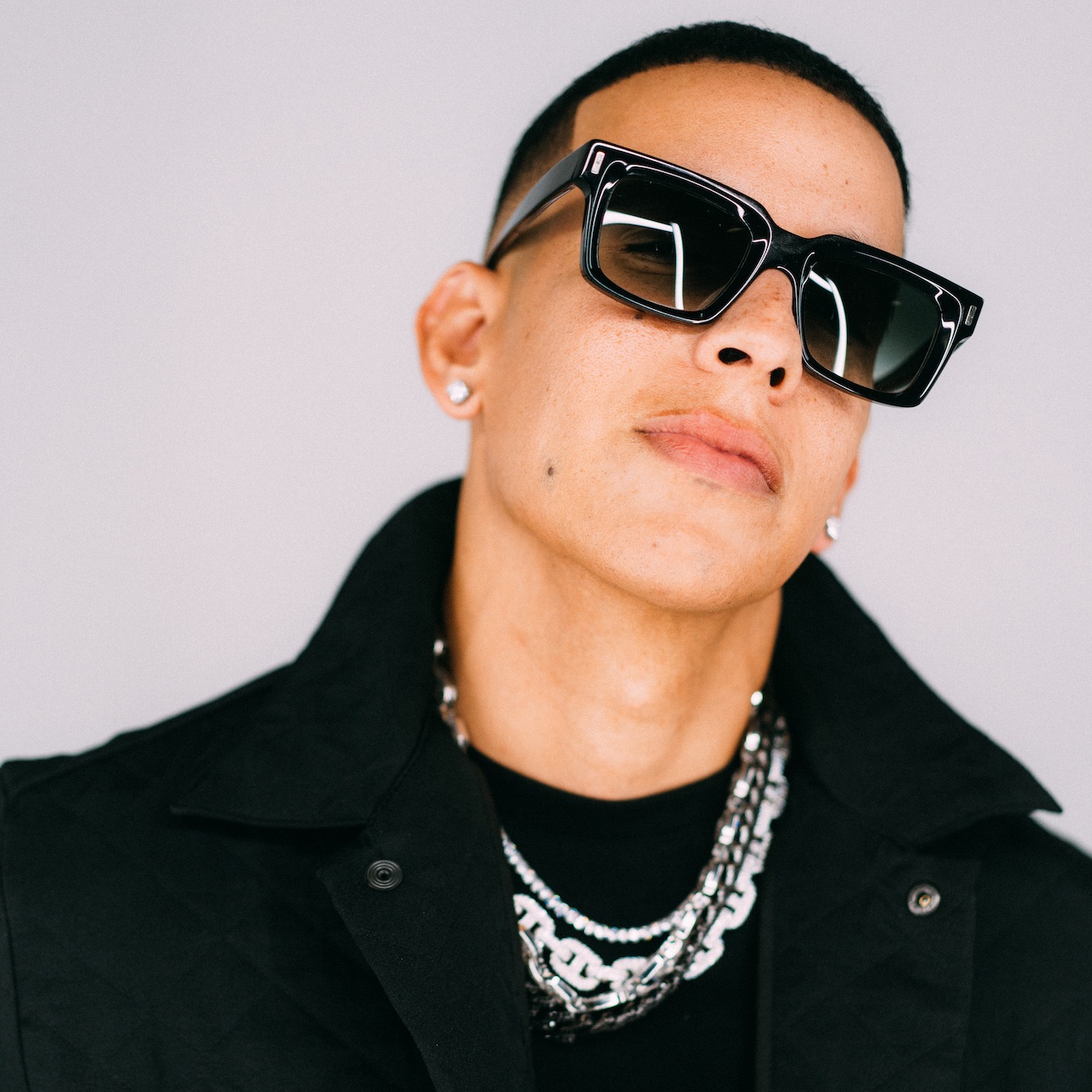 Daddy Yankee Shares Unreleased Single La Hora Y El Día pic