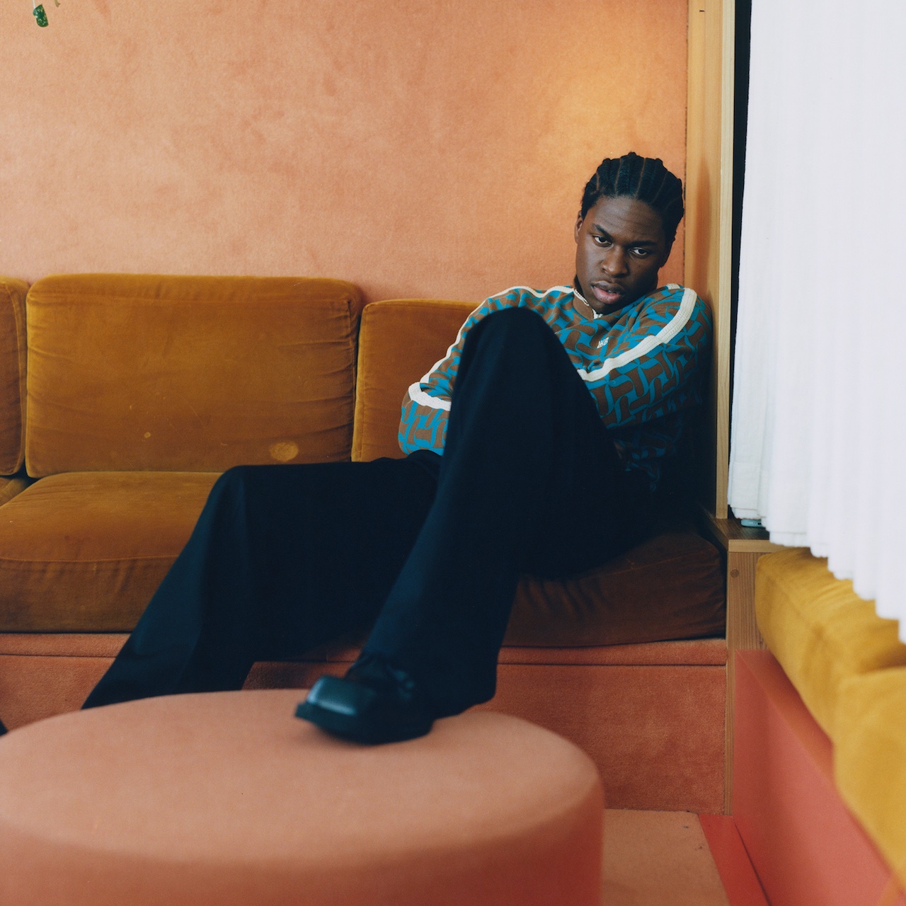 Daniel Caesar has Learned Lessons From Love, and With His Debut, He  Beautifully Spreads the Message, by Kaje Collins