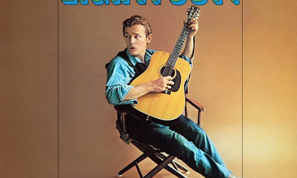 Discover more about the world’s greatest folk artists uDiscover Music