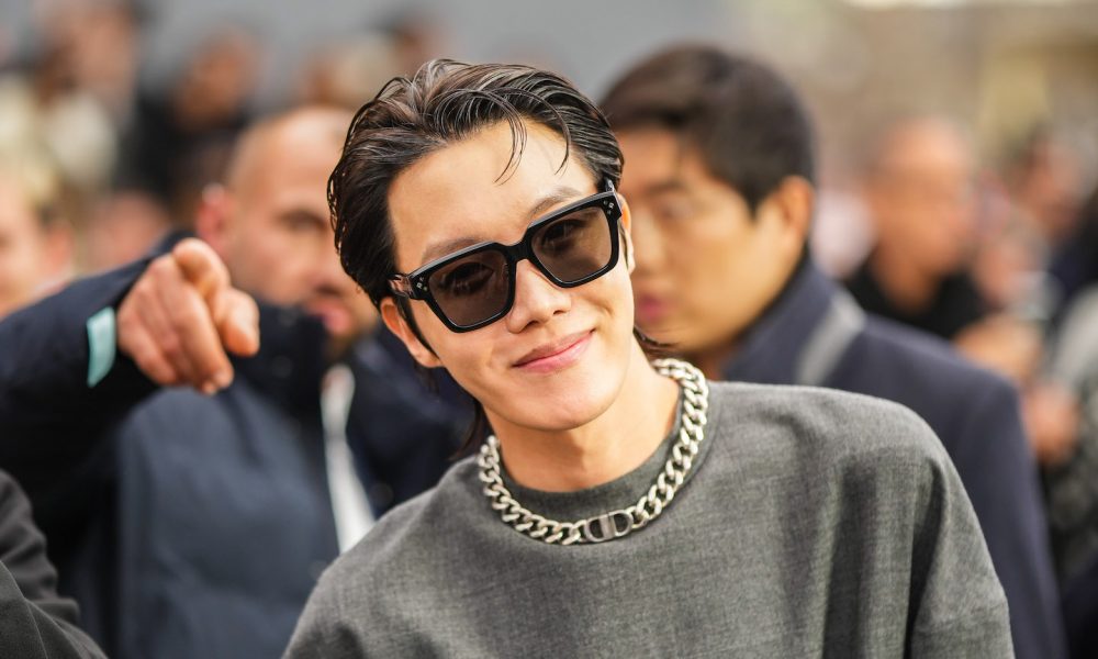 J-hope – Photo: Edward Berthelot/Getty Images