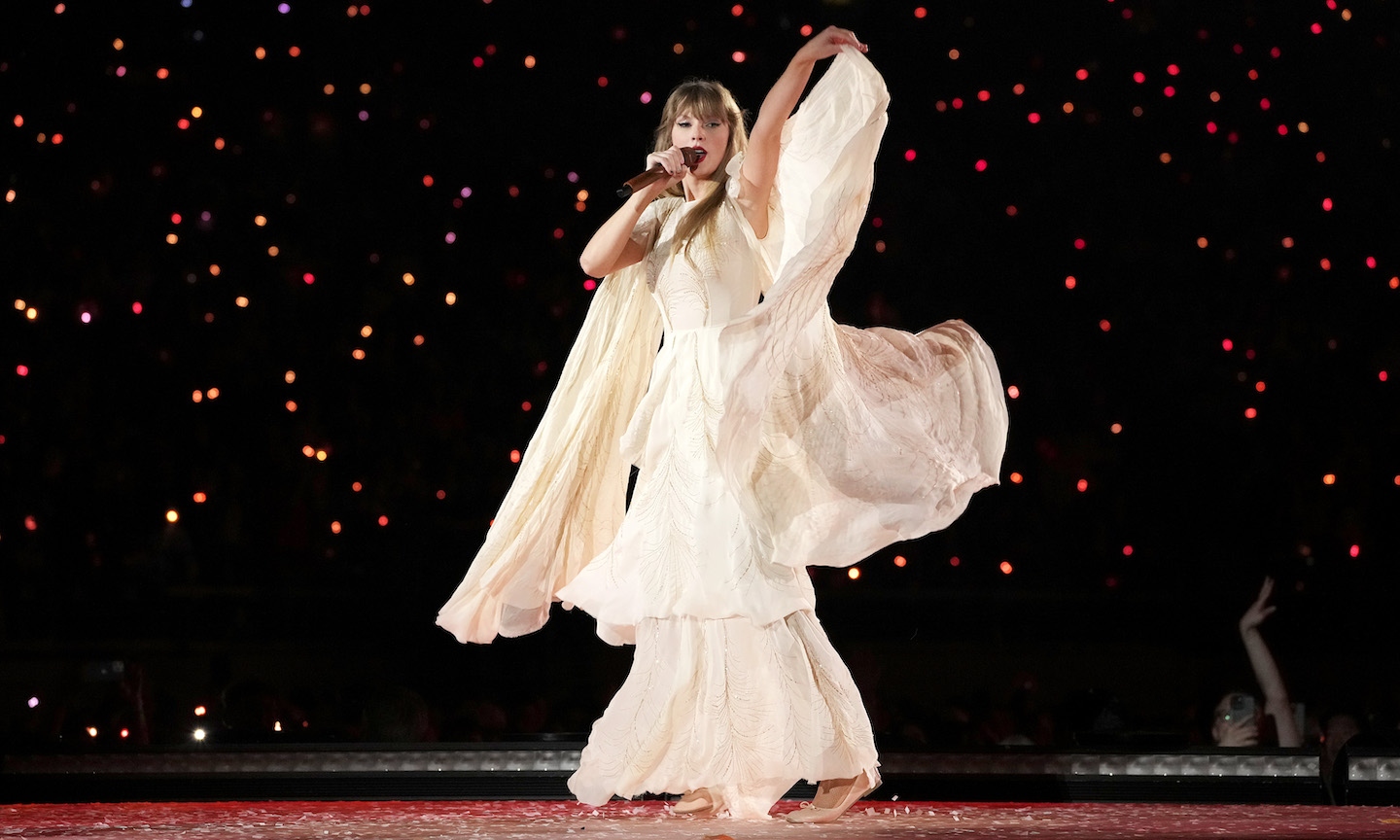 Taylor Swift Fashion Collection Dance in the Rain 