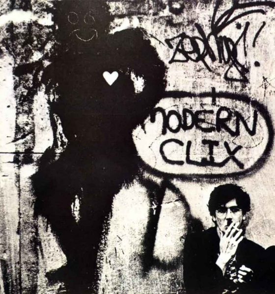 Charly Garcia Clics Modernos album cover