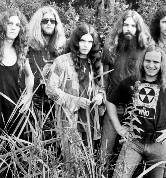Lynyrd Skynyrd's Allen Collins, Leon Wilkeson, Gary Rossington, Artimus Pyle, Ronnie Van Zandt, and Billy Powell circa 1975. Photo: Michael Ochs Archives/Getty Images