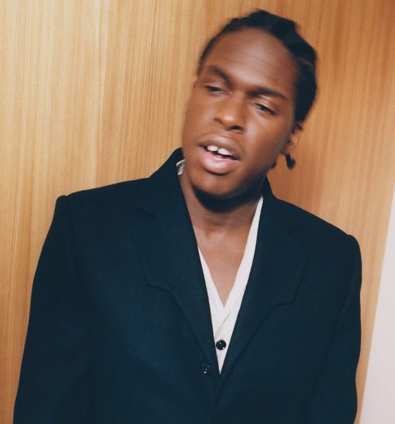 Daniel Caesar - Photo: Vladimir Kaminetsky (Courtesy of Republic Records)