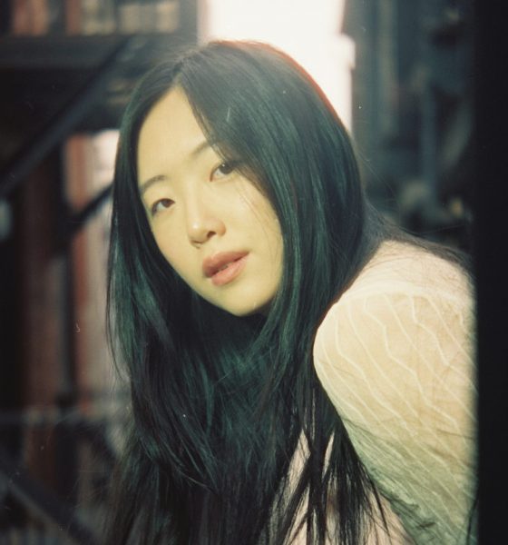 Sarah Kinsley – Photo: Julia Khoroshilov (Courtest of Decca Records UK)