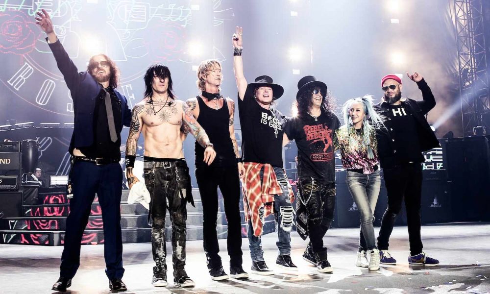 GUNS N' ROSES New Single The General Is Far From Bluesy