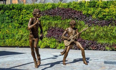 Mick Jagger and Keith Richards statues - Photo: Carl Court/Getty Images