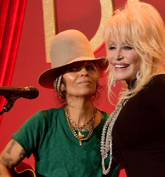 Linda Perry and Dolly Parton - Photo: Matt Winkelmeyer/Getty Images for Netflix