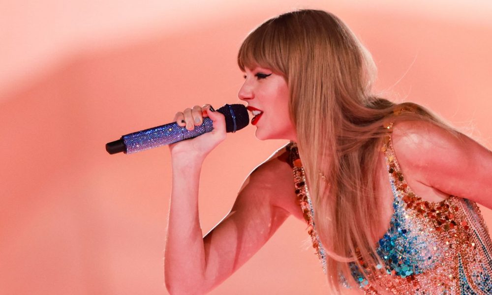 Taylor Swift thanks fans for helping make 'Cruel Summer' a single