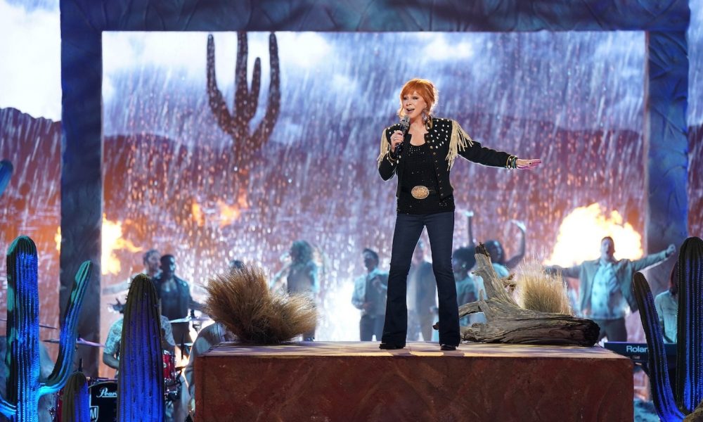 Reba Performs "I Can't" on The Voice - Photo: Tyler Golden/NBC