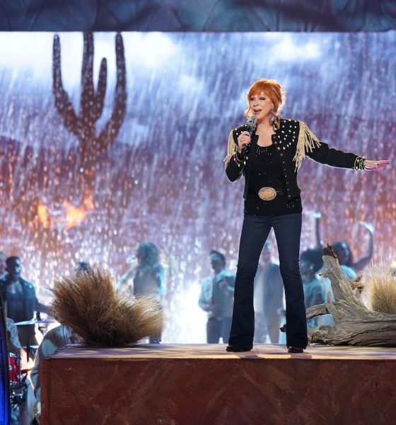 Reba Performs "I Can't" on The Voice - Photo: Tyler Golden/NBC