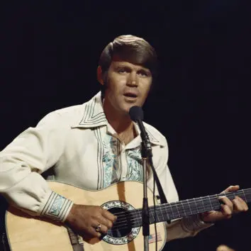 uDiscover Music image background