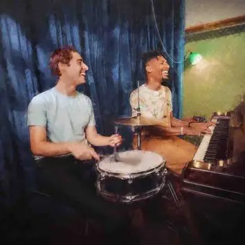 uDiscover Music image background