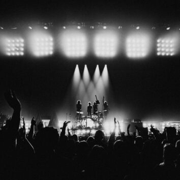 uDiscover Music image background