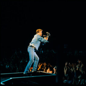 uDiscover Music image background